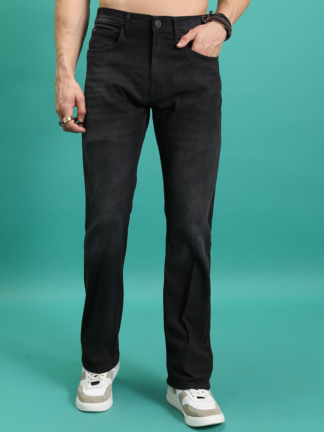 HIGHLANDER Men Black Bootcut Mid-Rise Light Fade Clean Look Stretchable Jeans