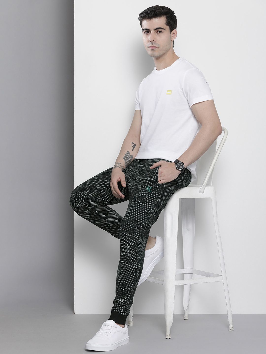 The Indian Garage Co Men Black and Grey Printed Slim Fit Joggers