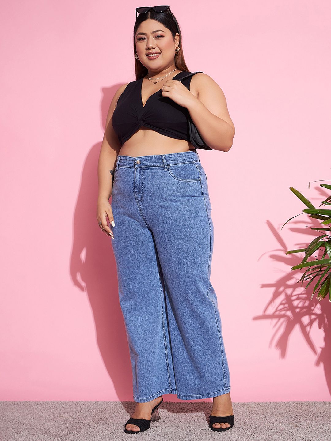 SASSAFRAS Curve Women Plus Size Straight Fit High-Rise Low Distress Stretchable Jeans