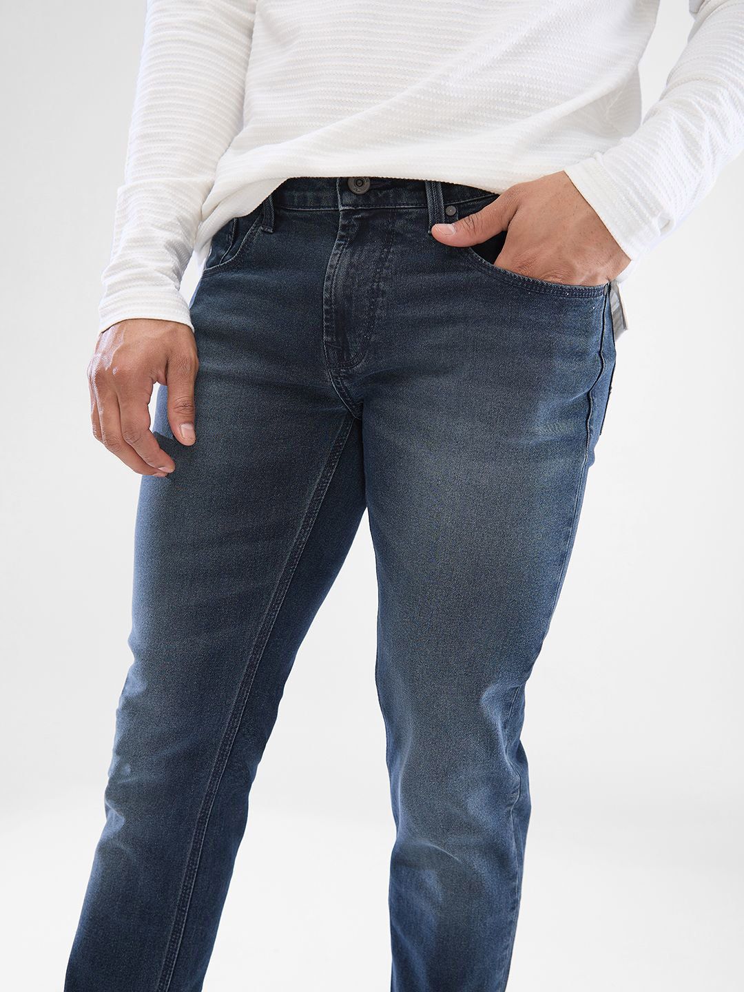 SPYKAR Men Slim Fit Low-Rise Light Fade Clean Look Stretchable Jeans