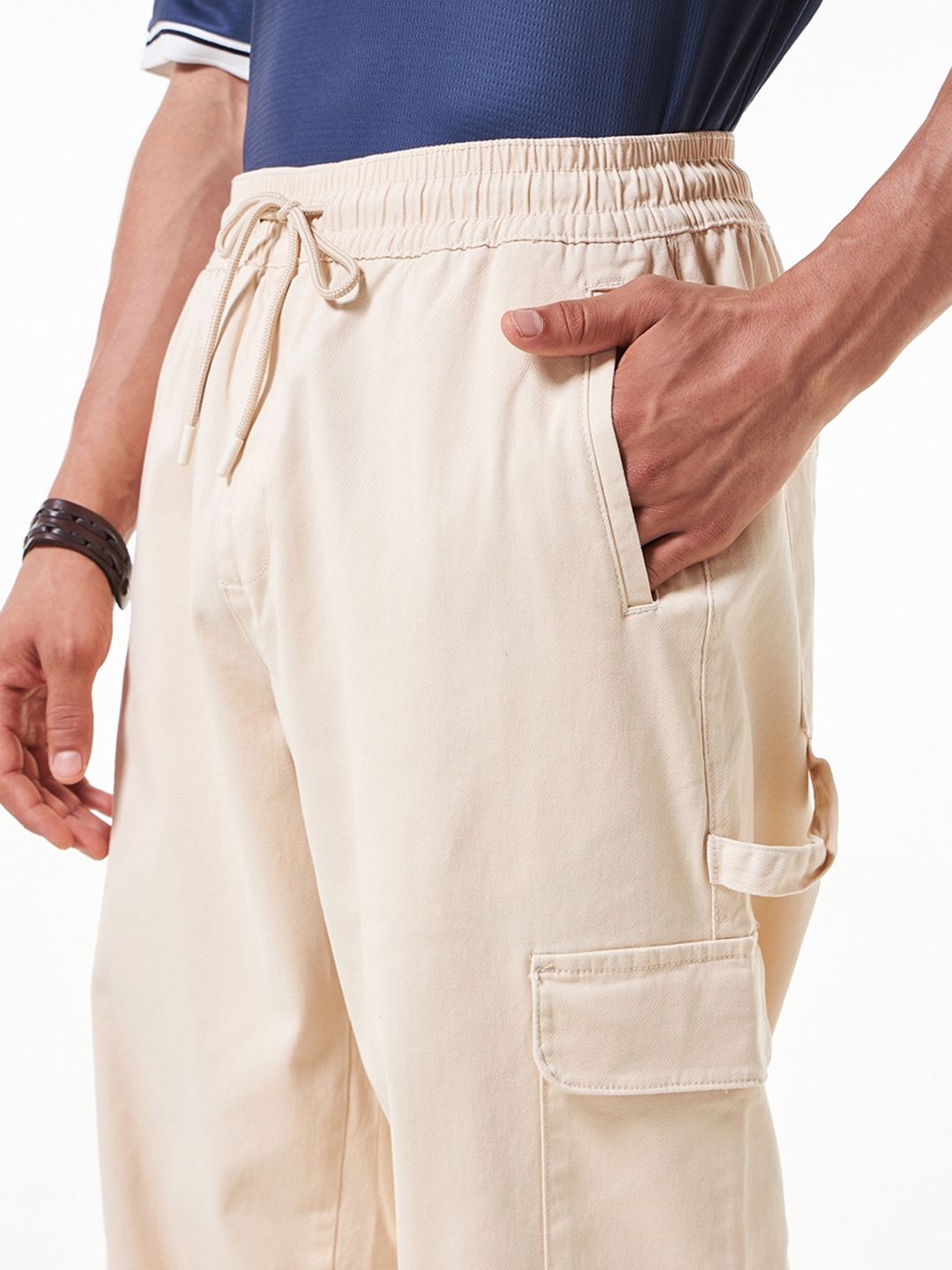 Bewakoof Men Cargo Carpenter Pants