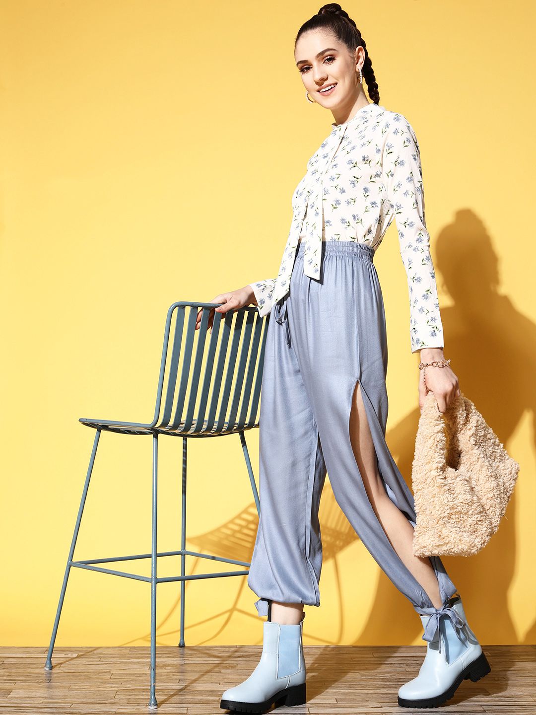 Berrylush White Floral Print Tie-Up Neck Crepe Top