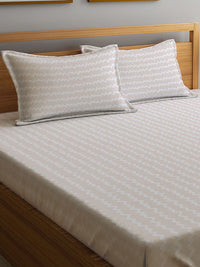 KLOTTHE Beige Chevron Cotton 300 TC Dilengkapi Cadar King Halus dengan 2 Sarung Bantal-98 x 87 inci