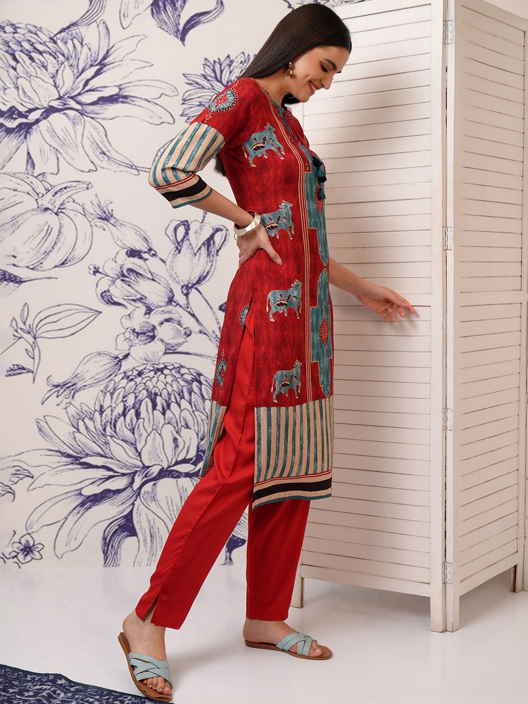 Vishudh Ethnic Motifs Printed Tie-Up Neck Sequinned Straight Kurta with Trousers