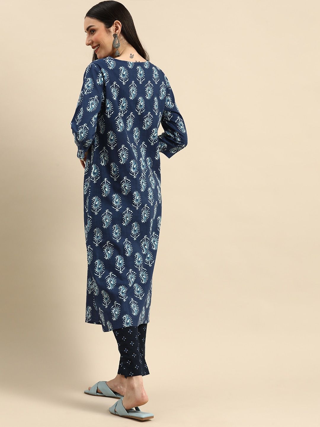 Anouk Women Navy Blue & White Paisley Printed Keyhole Neck Pure Cotton Kurta