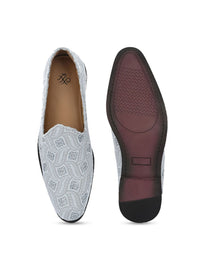 House Of Pataudi Men Embroidered Casual Slip On Mojaris