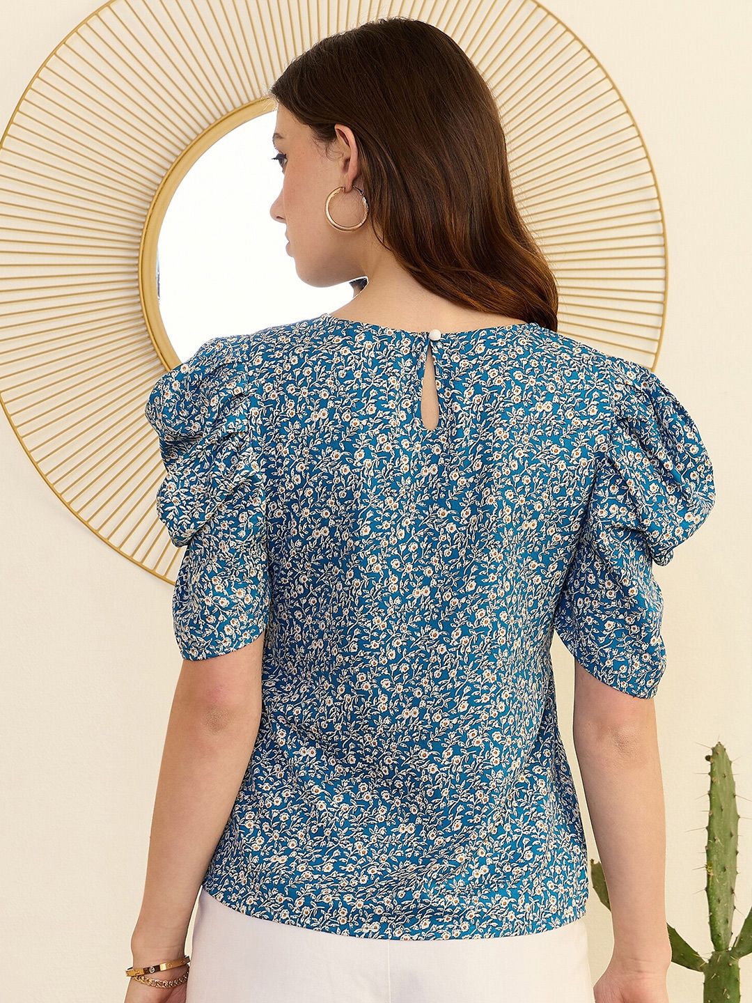 Berrylush Floral Print Round Neck Short Puff Sleeves Top