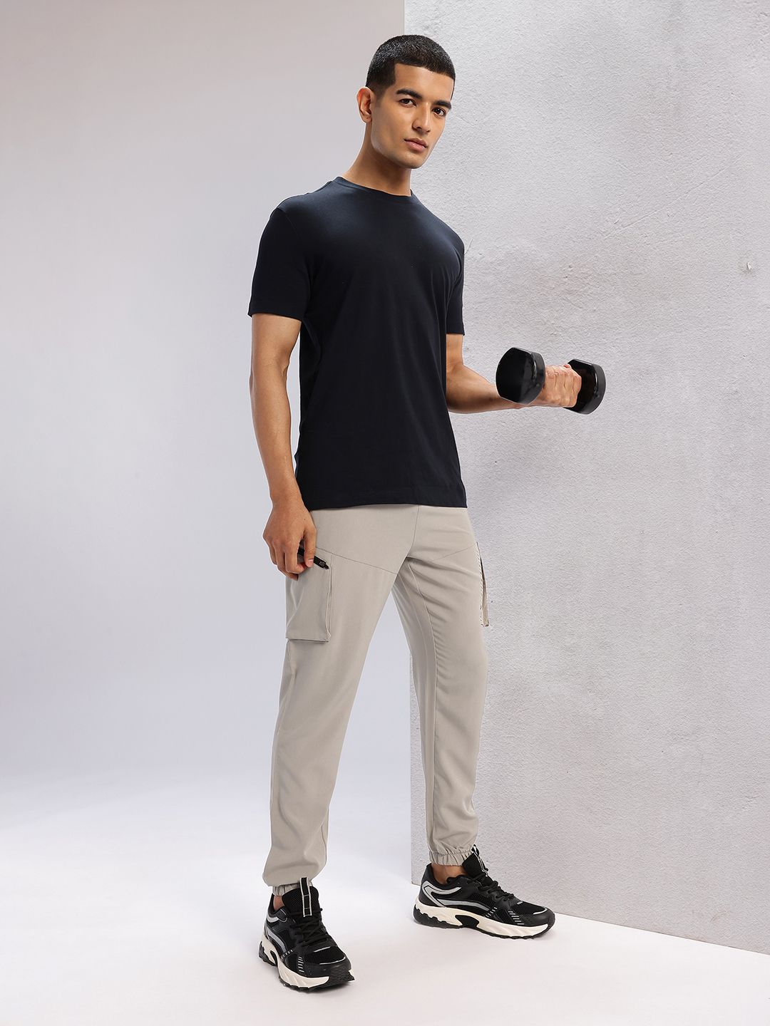 HRX by Hrithik Roshan Men Mid-Rise Rapid-Dry Training Cargo-Style Joggers