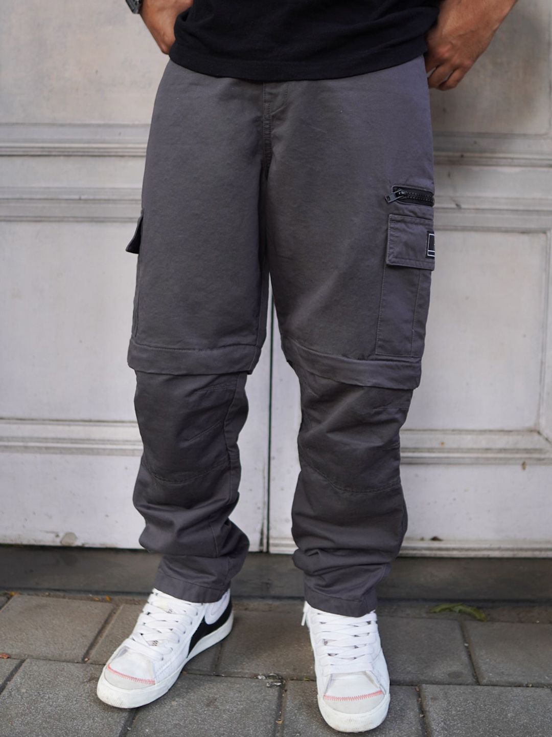 Powerlook Men Dark Grey Loose Fit Mid-Rise Cotton Cargos
