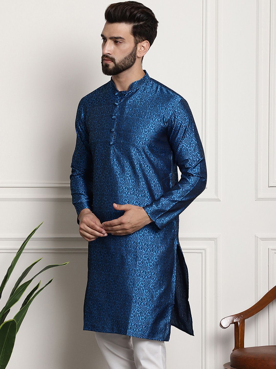 SOJANYA Ethnic Motifs Woven Design Mandarin Collar Straight Kurta