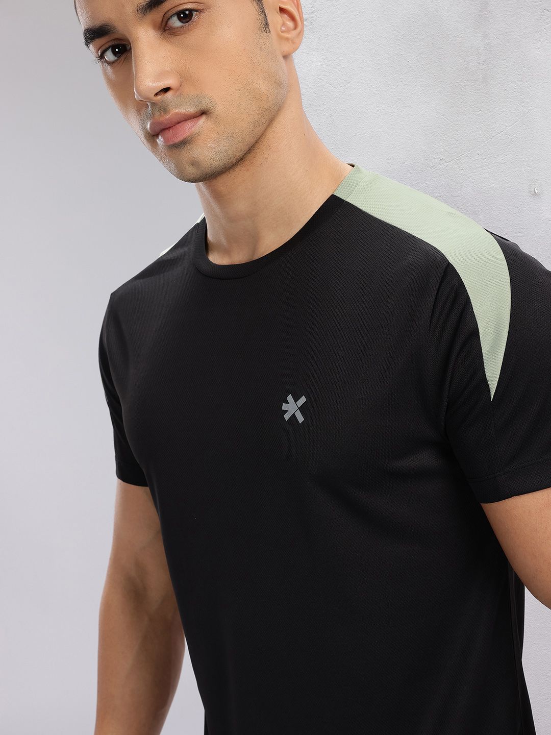 HRX by Hrithik Roshan Colourblocked Detail Rapid-Dry Running T-shirt