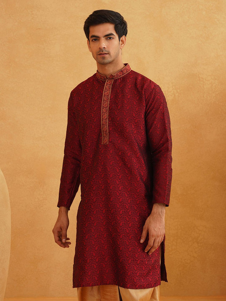 SOJANYA Men Maroon Woven Design Straight Kurta