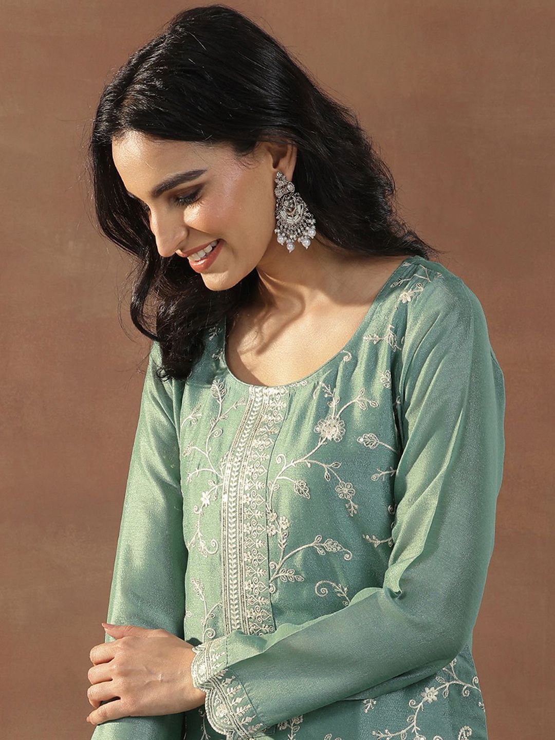 Libas Women Floral Embroidered Regular Sequinned Kurta with Trousers & With Dupatta