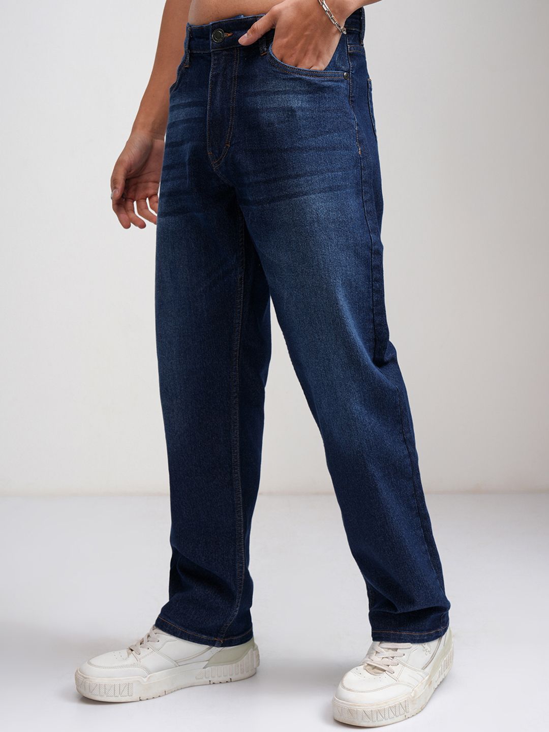 Highlander Men Straight Fit Mid-Rise Light Light Fade Cotton Regangan Seluar Jeans