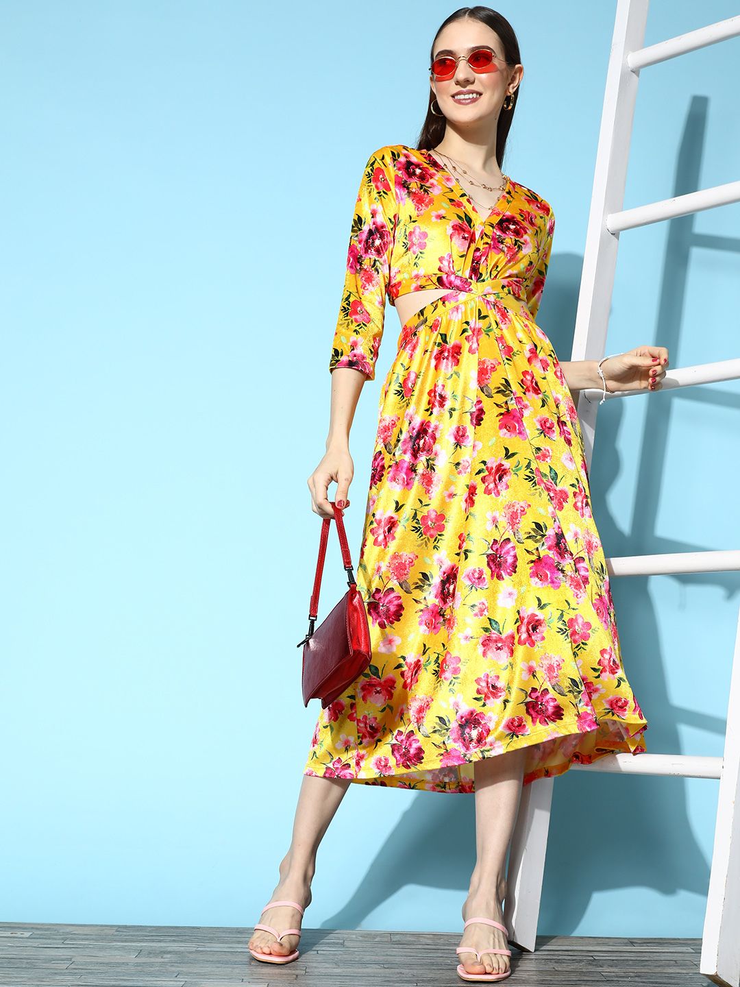 Sassafras Wanita Kuning Floral memotong pakaian