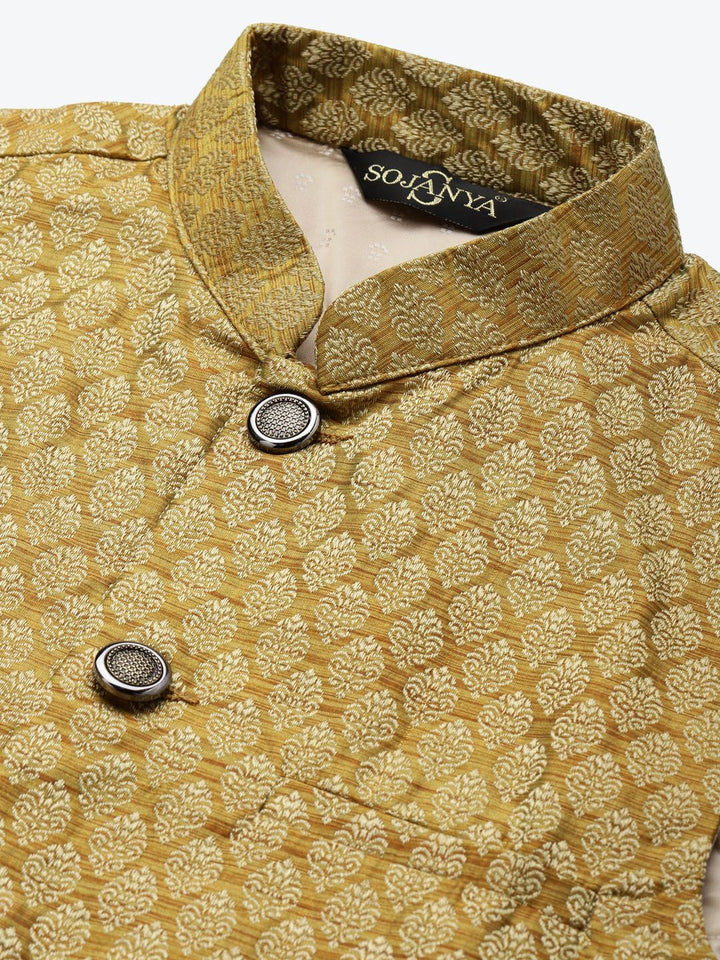 SOJANYA Men Black Kurta with Churidar & Nehru Jacket
