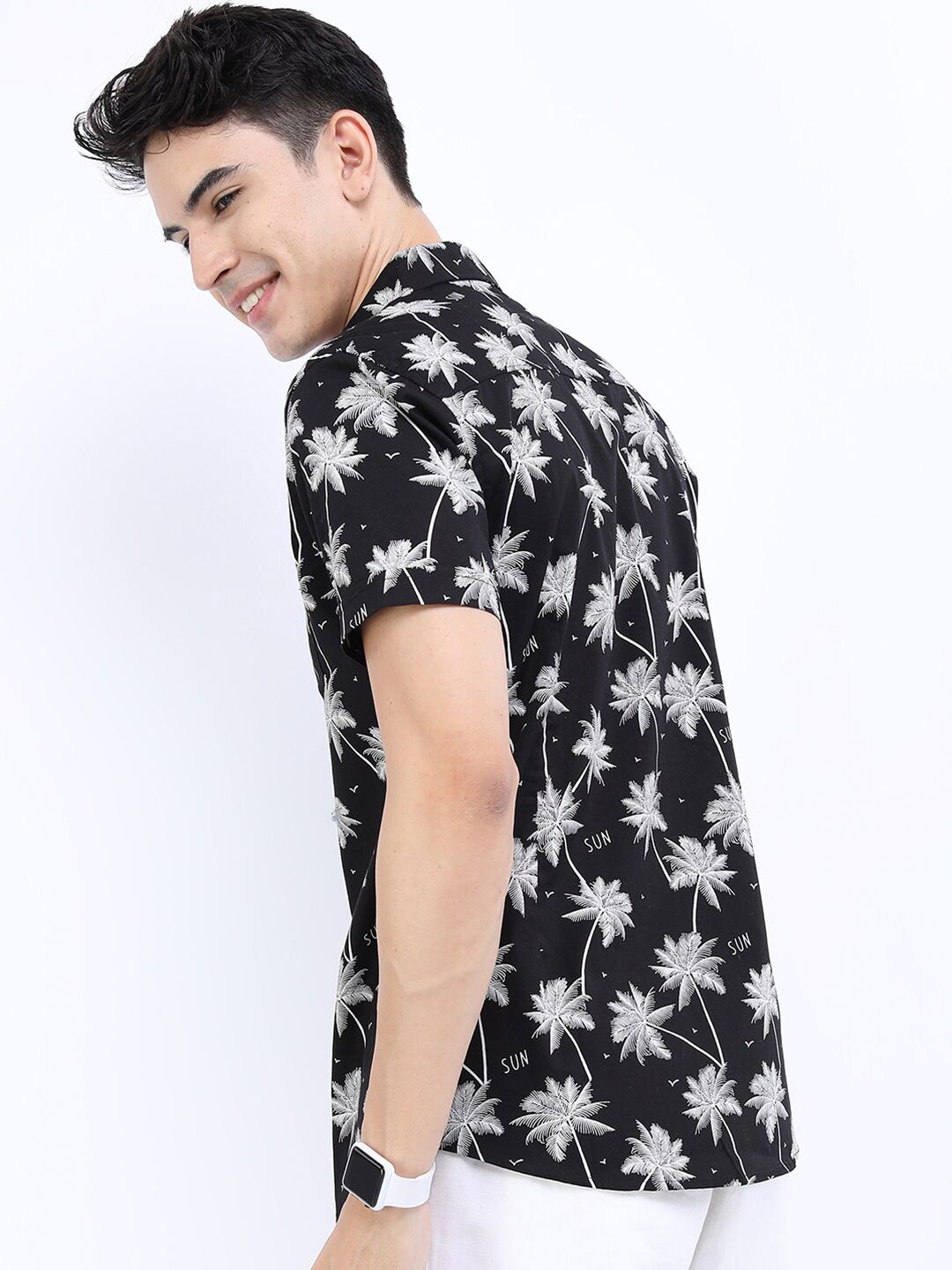 HIGHLANDER Men Black Slim Fit Tropical Printed Casual Shirt
