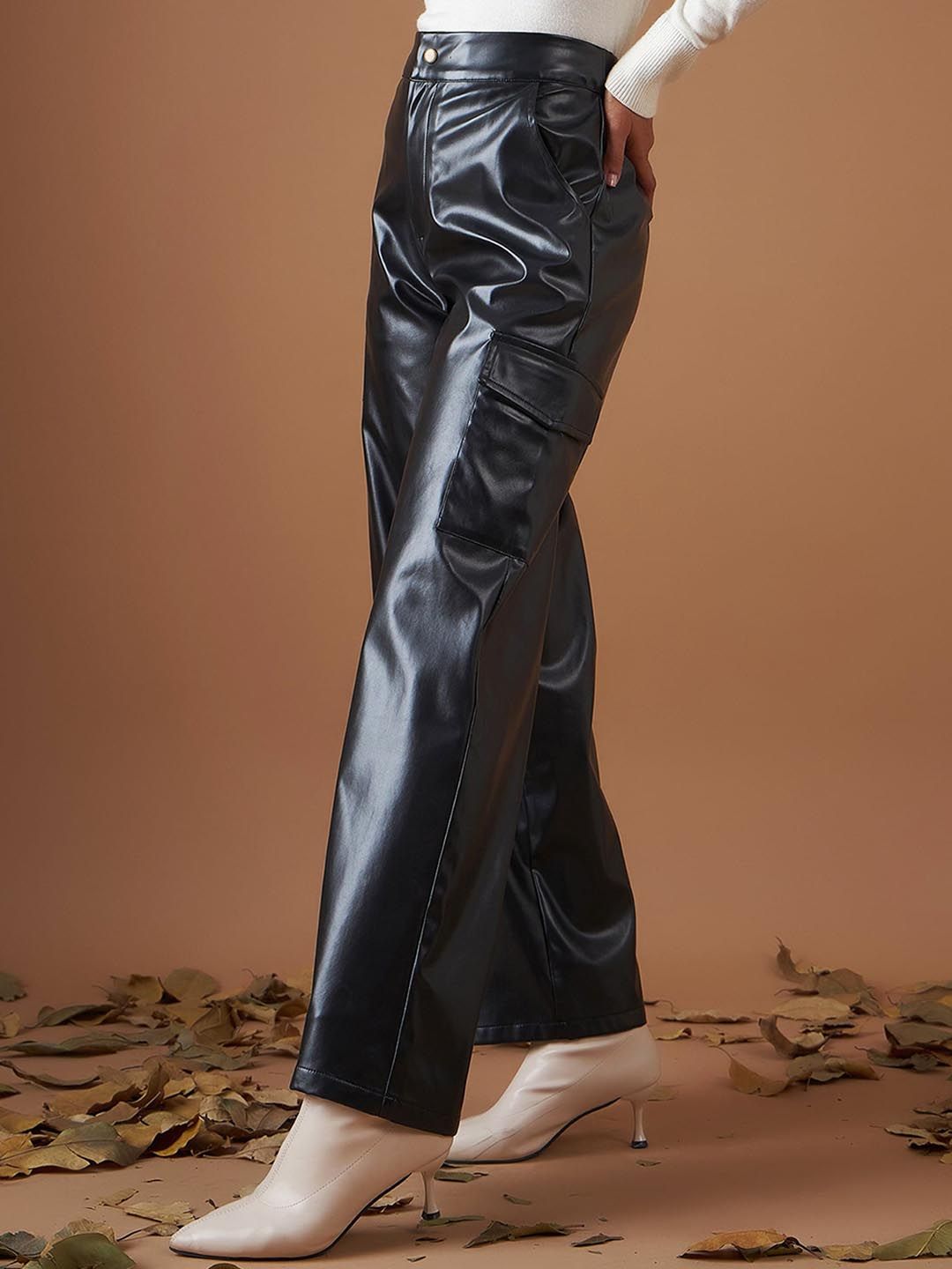 SASSAFRAS Women Black Straight Fit Parallel Trousers