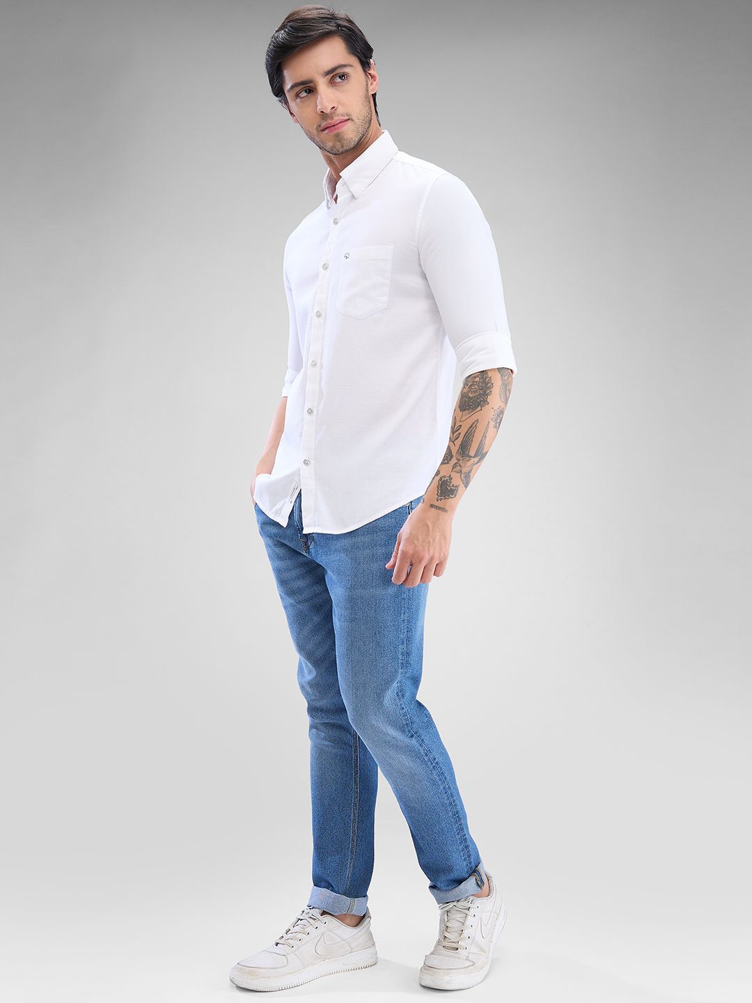 SPYKAR Men Slim Fit Opaque Solid Spread Collar Casual Shirt