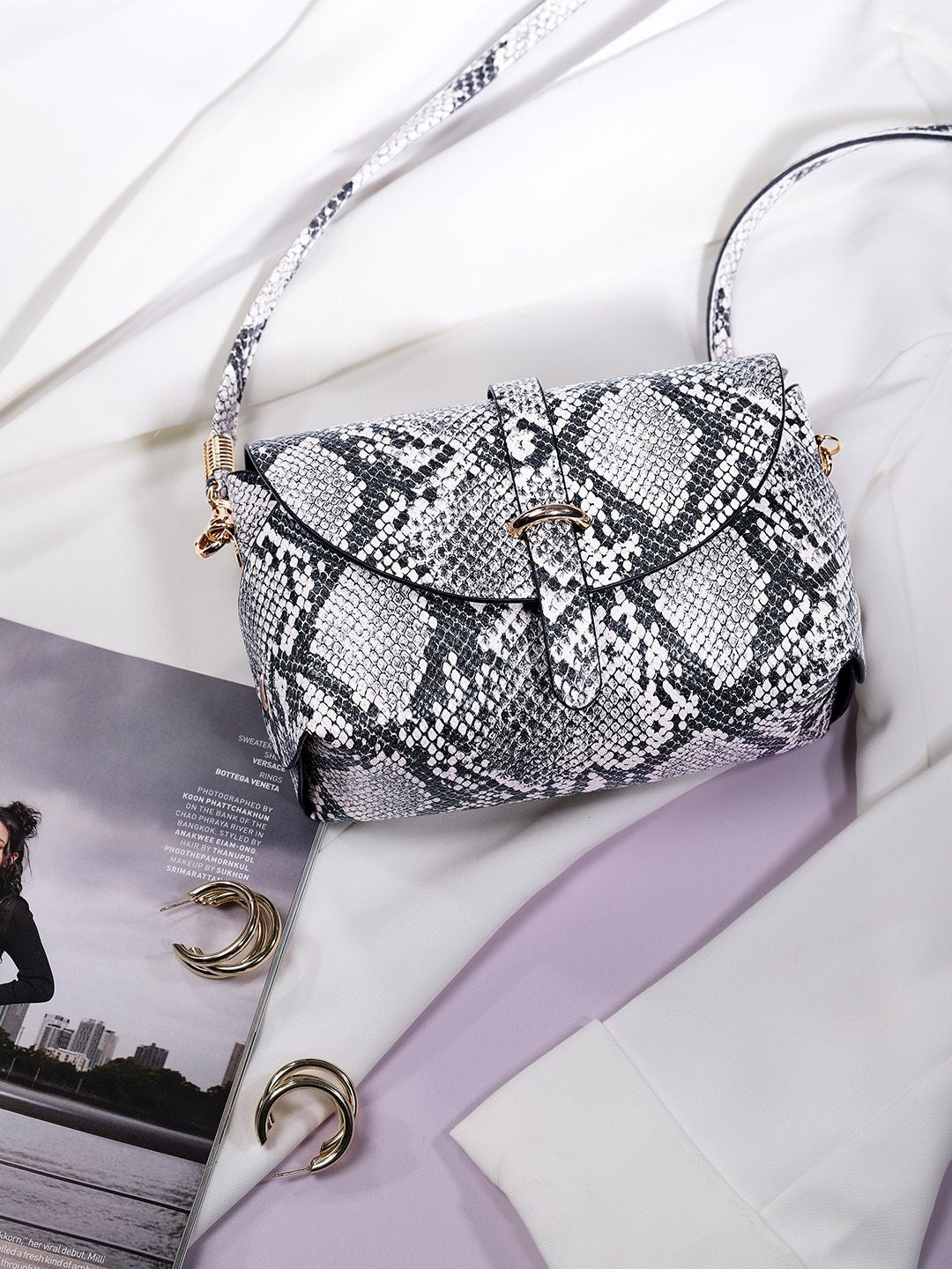 DressBerry Textured Sling Bag