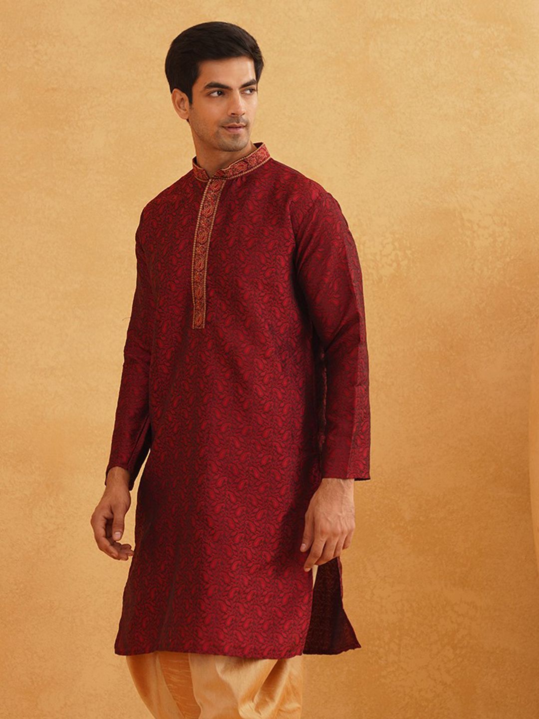 SOJANYA Paisley Woven Design Thread Work Kurta
