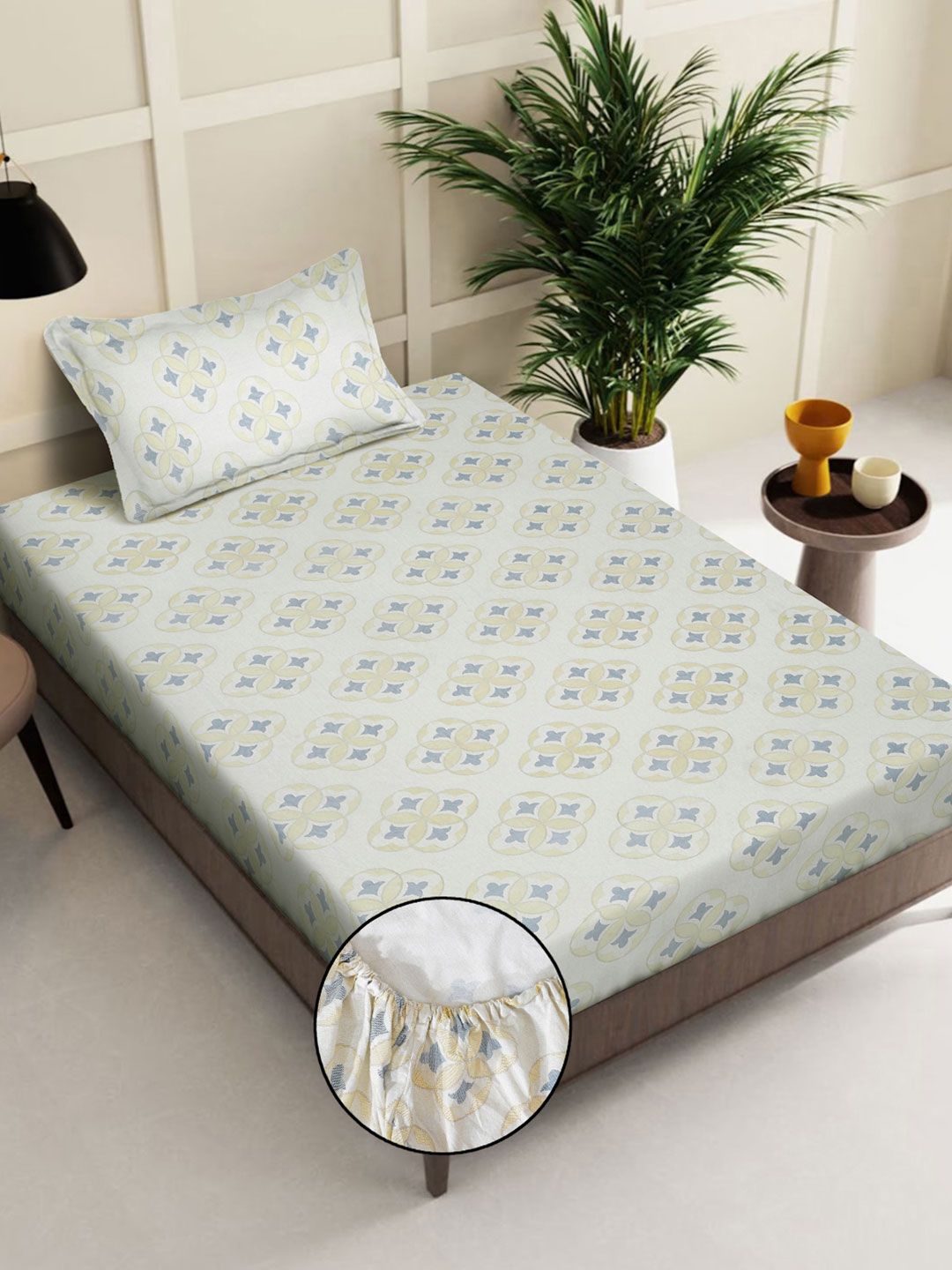 KLOTTHE Cream & Green Geometric Cotton 400 TC Fitted Single Bedsheet With Pillow Cover
