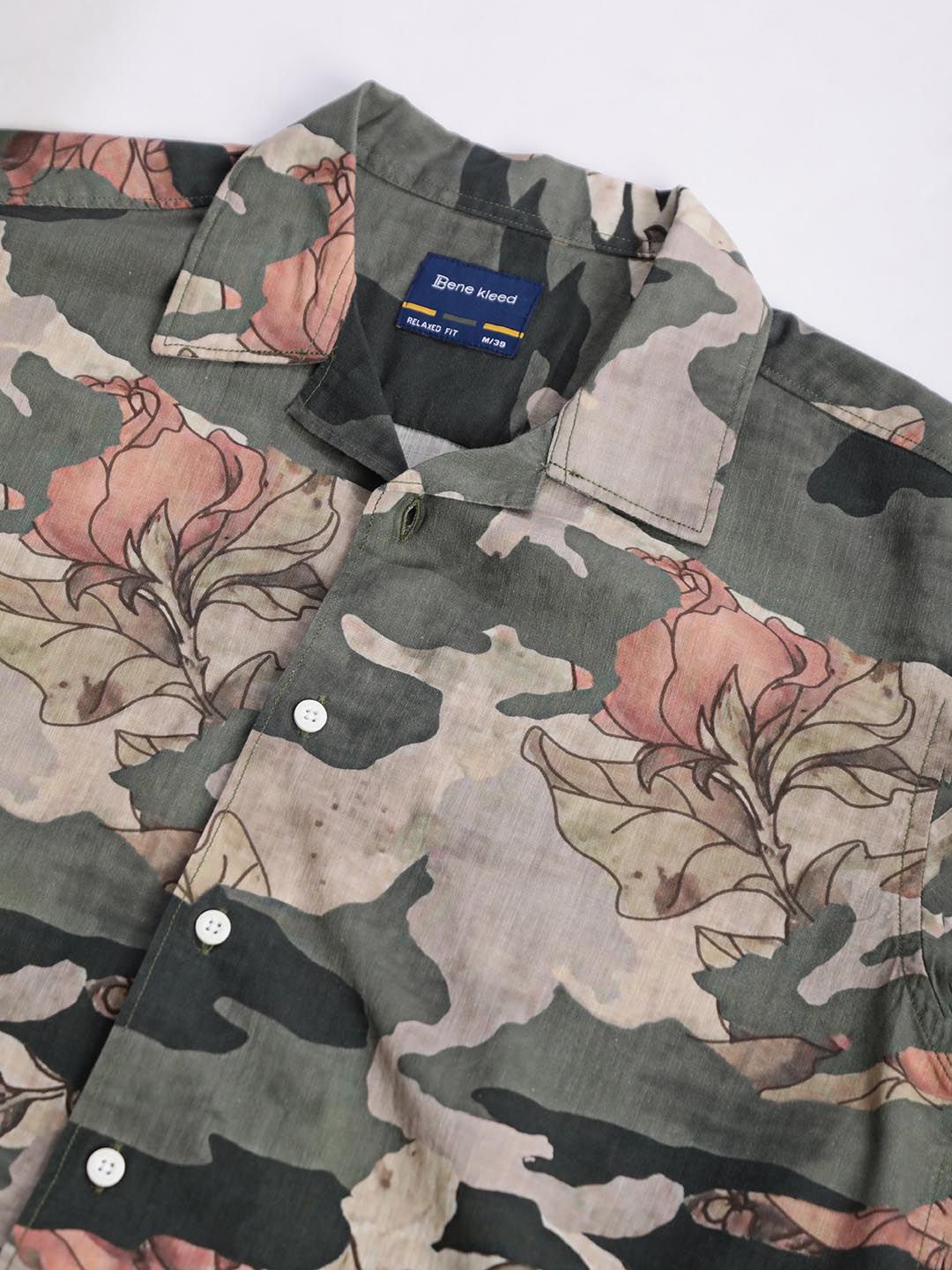 Bene Kleed Men Printed Cuban Collar Short Sleeves Relaxed Fit Casual Shirt