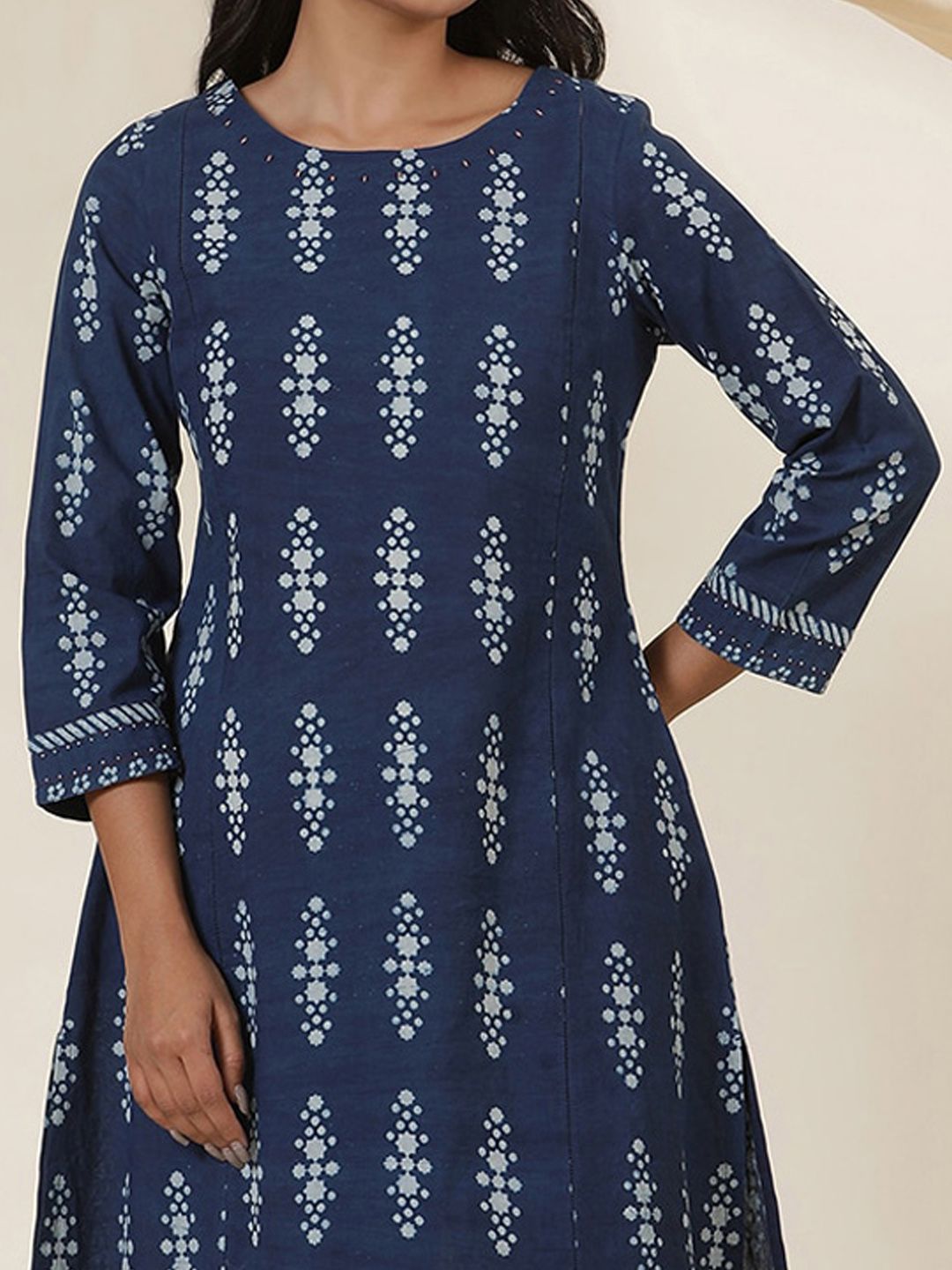 W Floral Printed Round Neck Cotton Straight Kurta