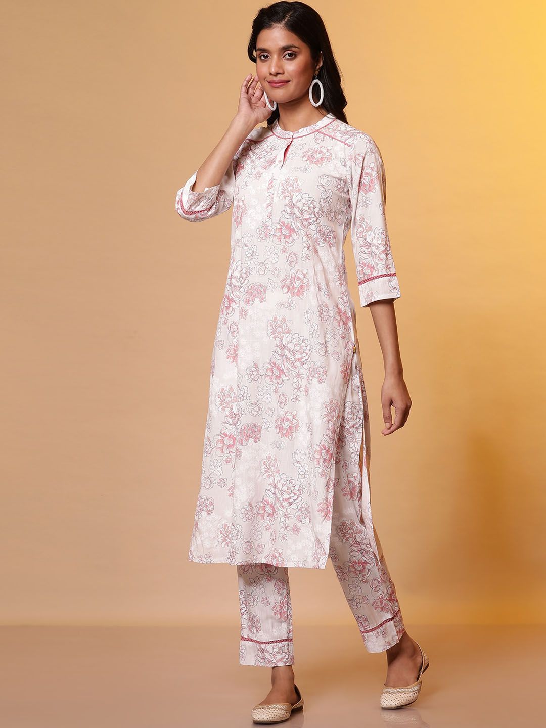 AURELIA Floral Printed Regular Kurta With Trousers