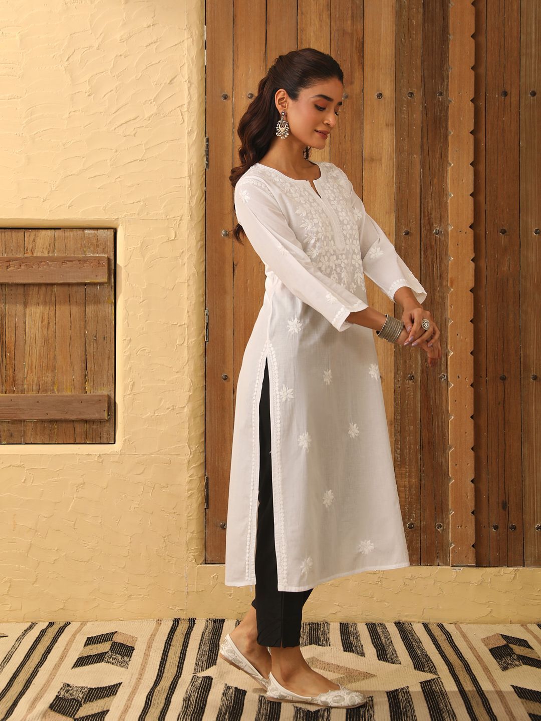 House of Chikankari Women White Cotton Chikankari Embroidered Kurta