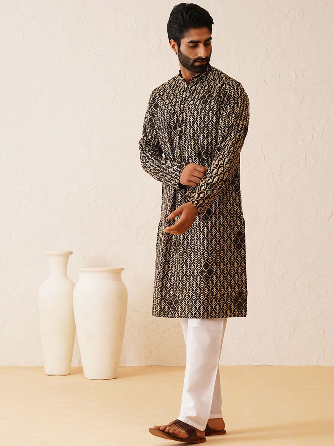 SOJANYA Ethnic Motifs Embroidered Thread Work Detailed Pure Cotton Kurta With Pyjamas