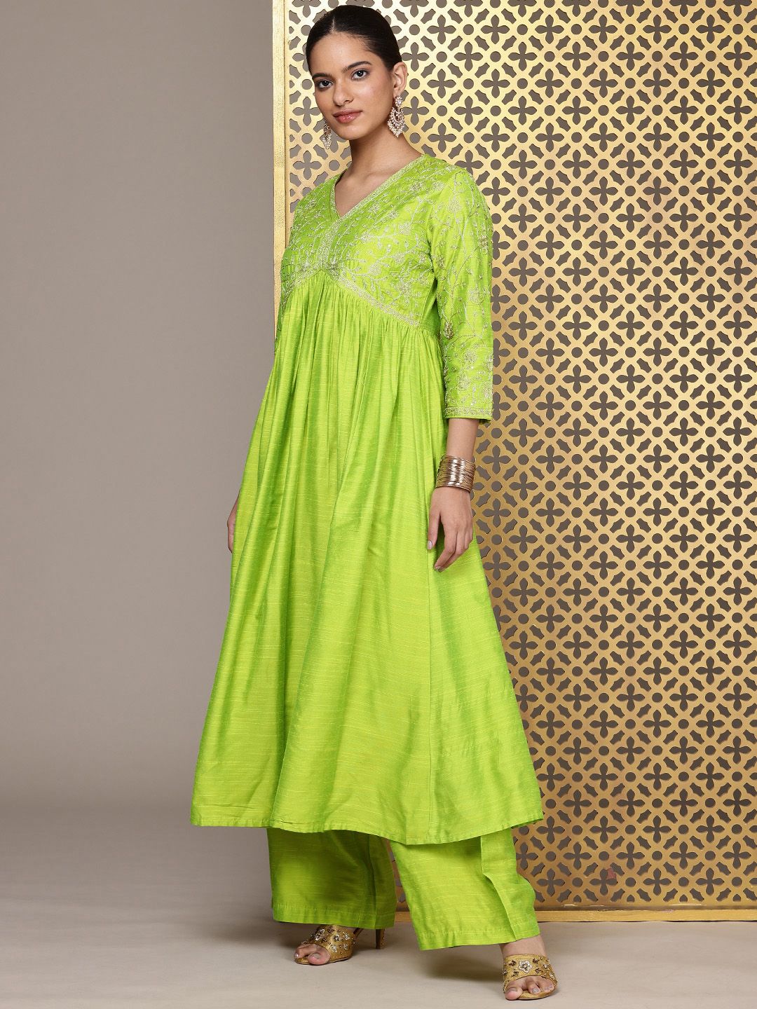 House of Pataudi Floral Embroidered Sequinned Jashn Kurta with Palazzos & Dupatta