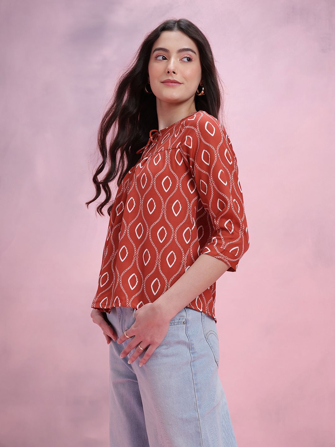 DressBerry Geometric Print Tie-Up Neck Top