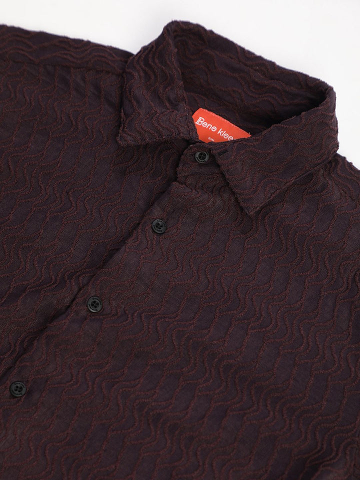 Bene Kleed Men Slim Fit Textured Spread Collar Casual Shirt