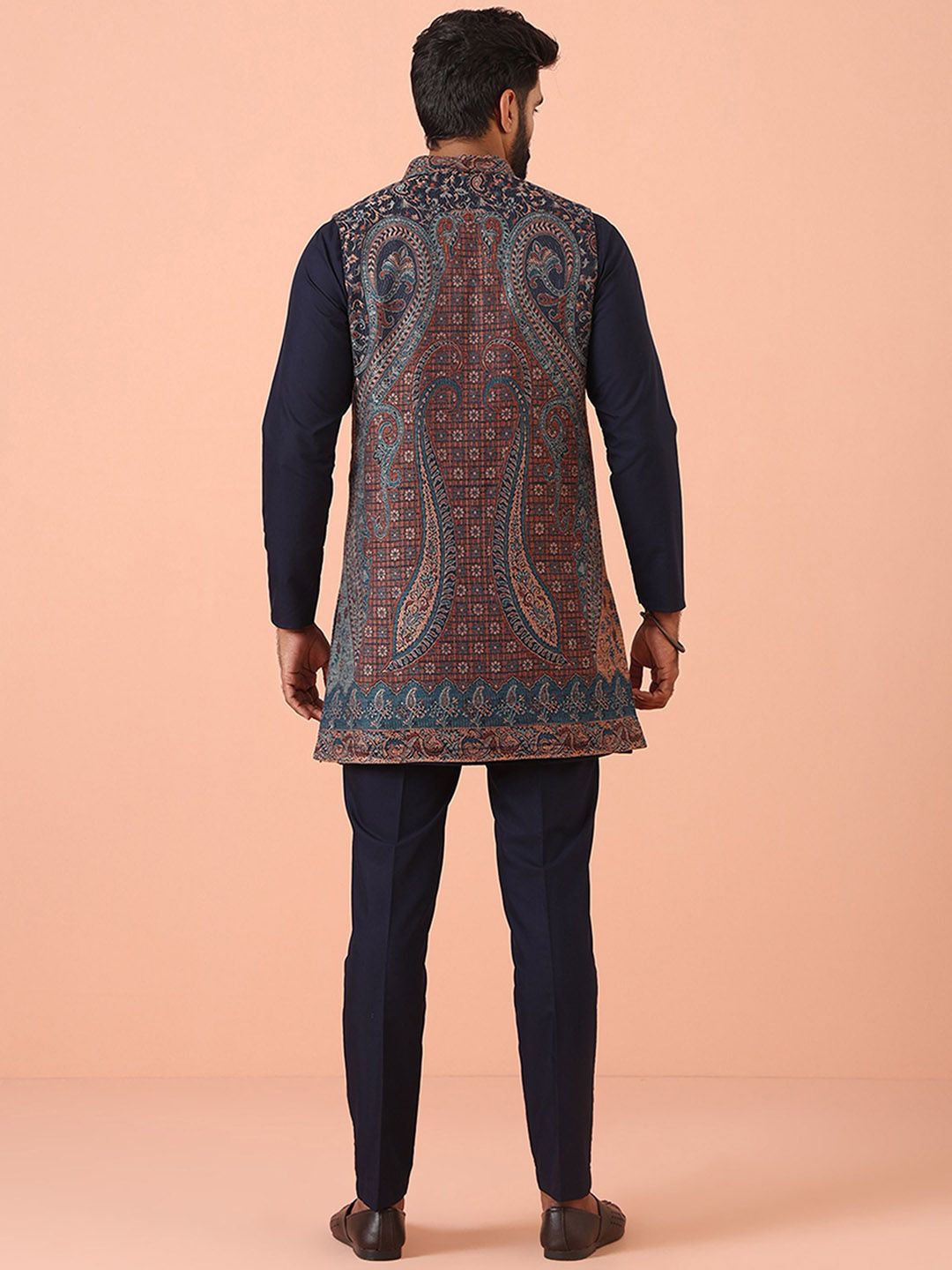 KISAH Men Regular Kurta with Trousers