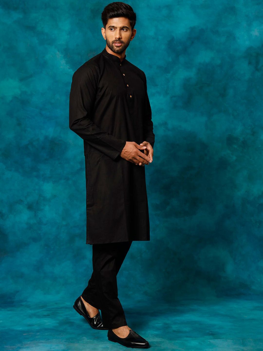 VASTRAMAY Mandarin Collar Straight Kurta With Pyjamas
