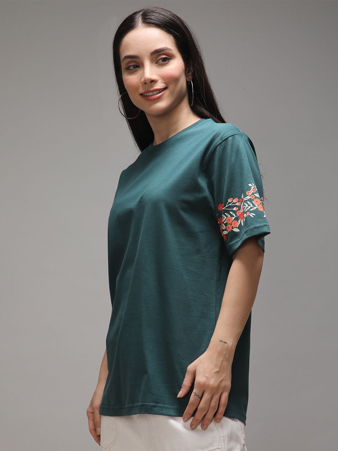 Dillinger Women Lengan Pendek Leher Krew Bercetak Tshirt