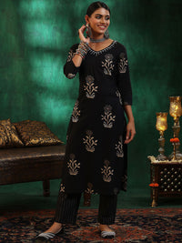 Libas Women Floral Printed Regular Beads and Stones Pure Cotton Kurta with Trousers