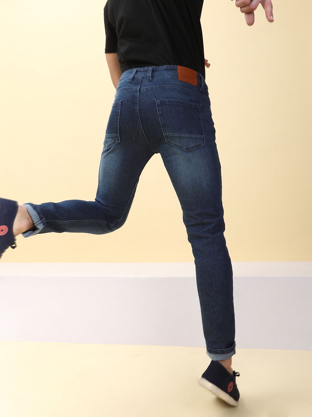 The Indian Garage Co Men Blue Slim Fit Low-Rise Clean Look Stretchable Jeans