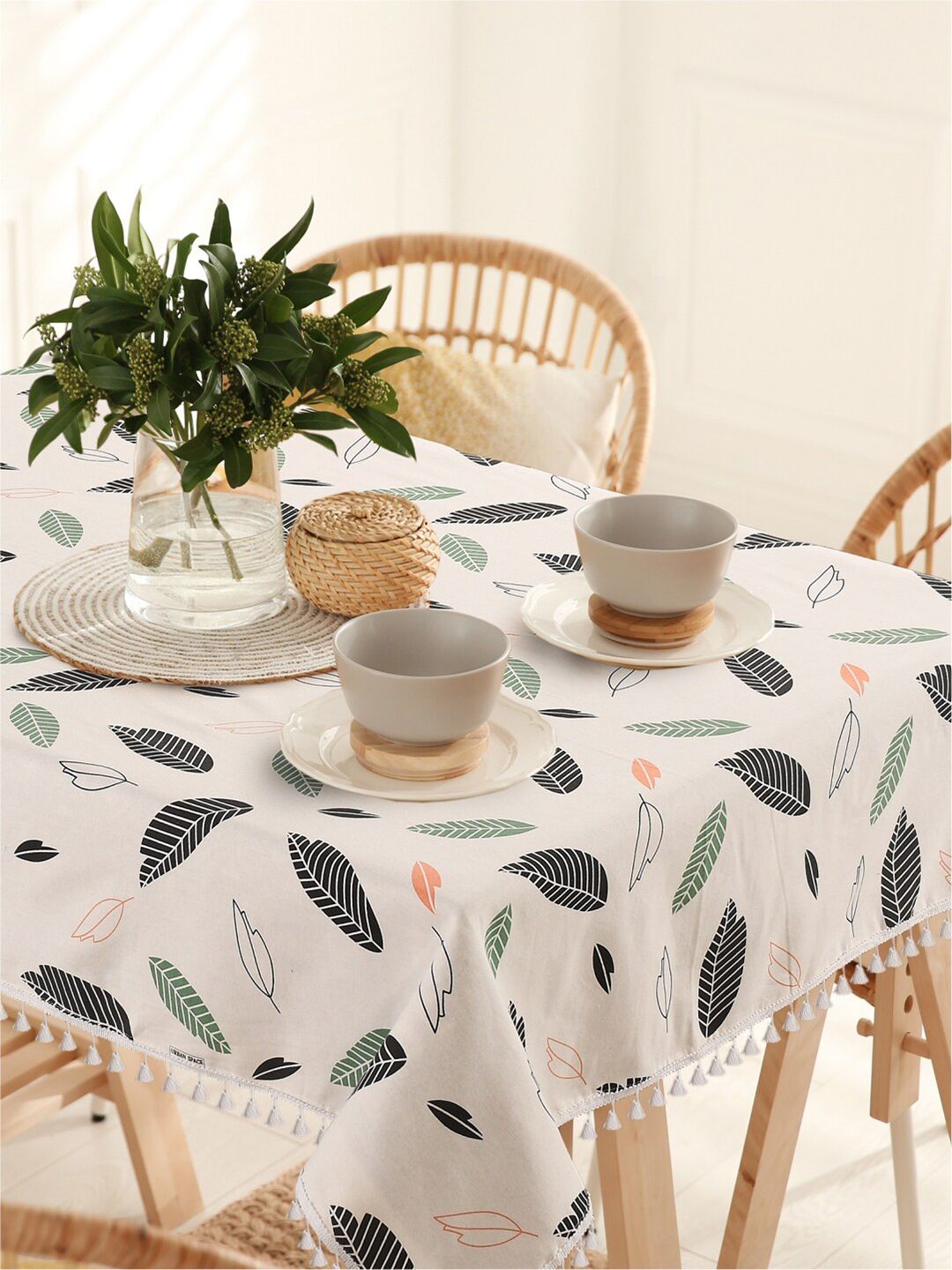 URBAN SPACE White Printed Pure Cotton 6-Seater Table Cover