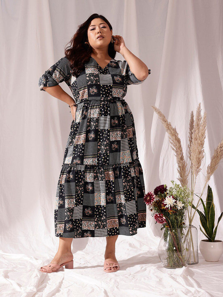 CURVY STREET Black Geometric Printed V-Neck Flared Fit & Flare Dress