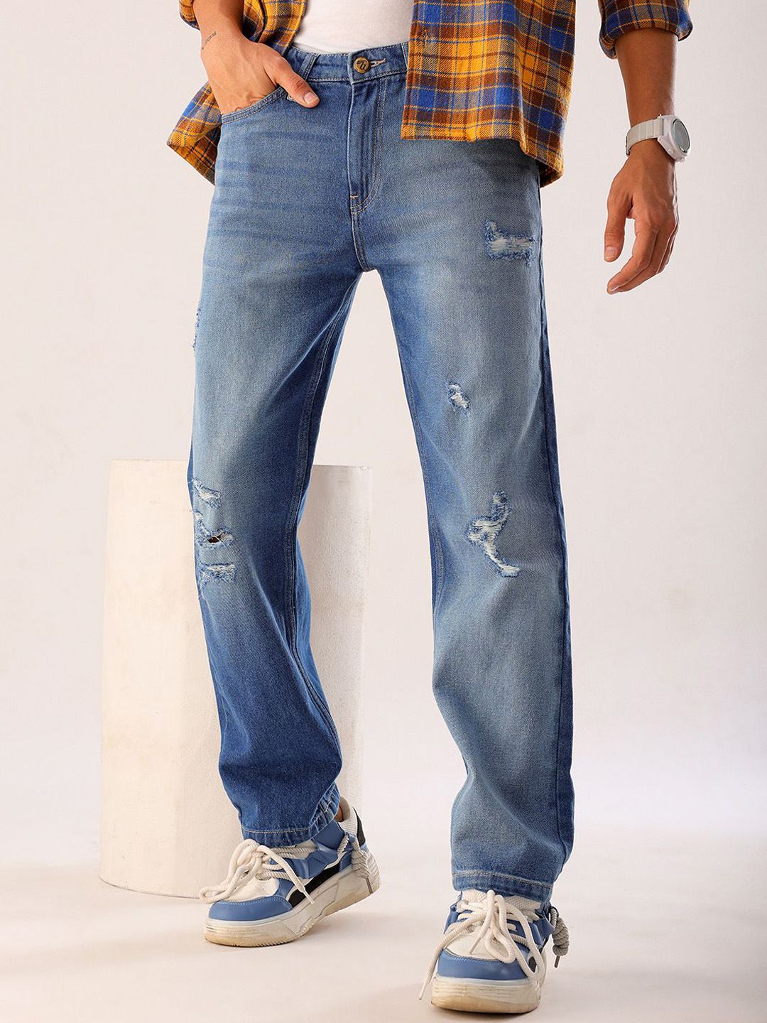 The Indian Garage Co Men Straight Fit Mildly Distressed Heavy Fade Jeans