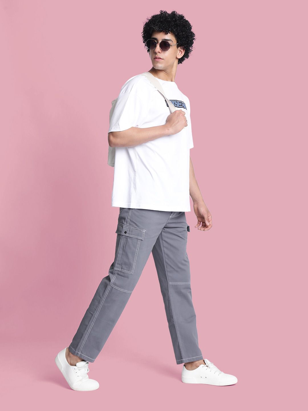 Bene Kleed Men Relaxed Fit Cotton Cargos Trousers with Contrast stitch