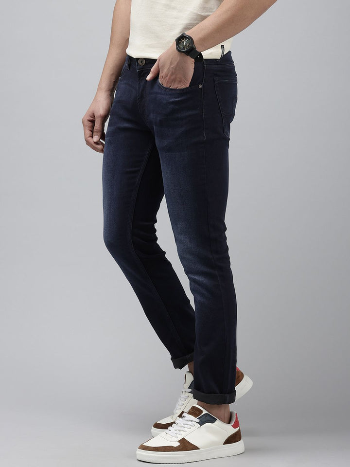 Spykar Men Slim sesuai dengan jeans yang boleh diperbaharui dengan cahaya rendah