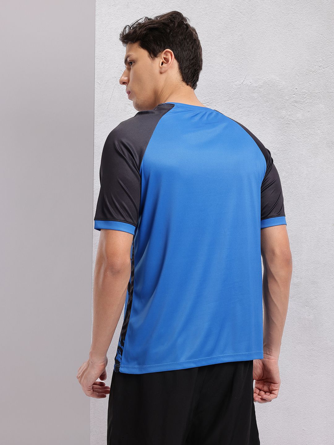 HRX by Hrithik Roshan Abstract Print Colourblocked Football T-shirt