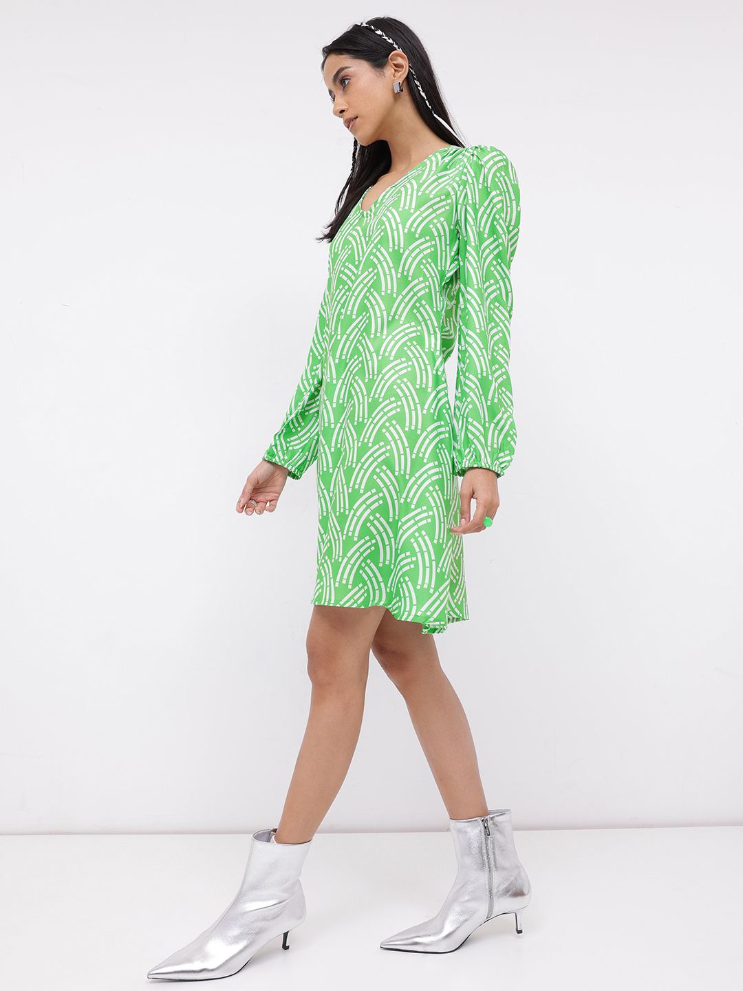 DressBerry Feeling Grand In Green V-Neck A-Line Dress