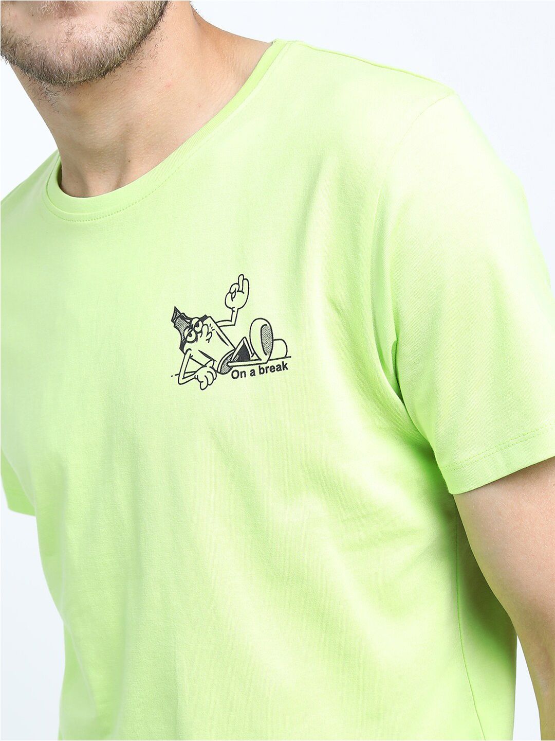 HIGHLANDER Men Lime Green Typography Printed Slim Fit Cotton T-shirt