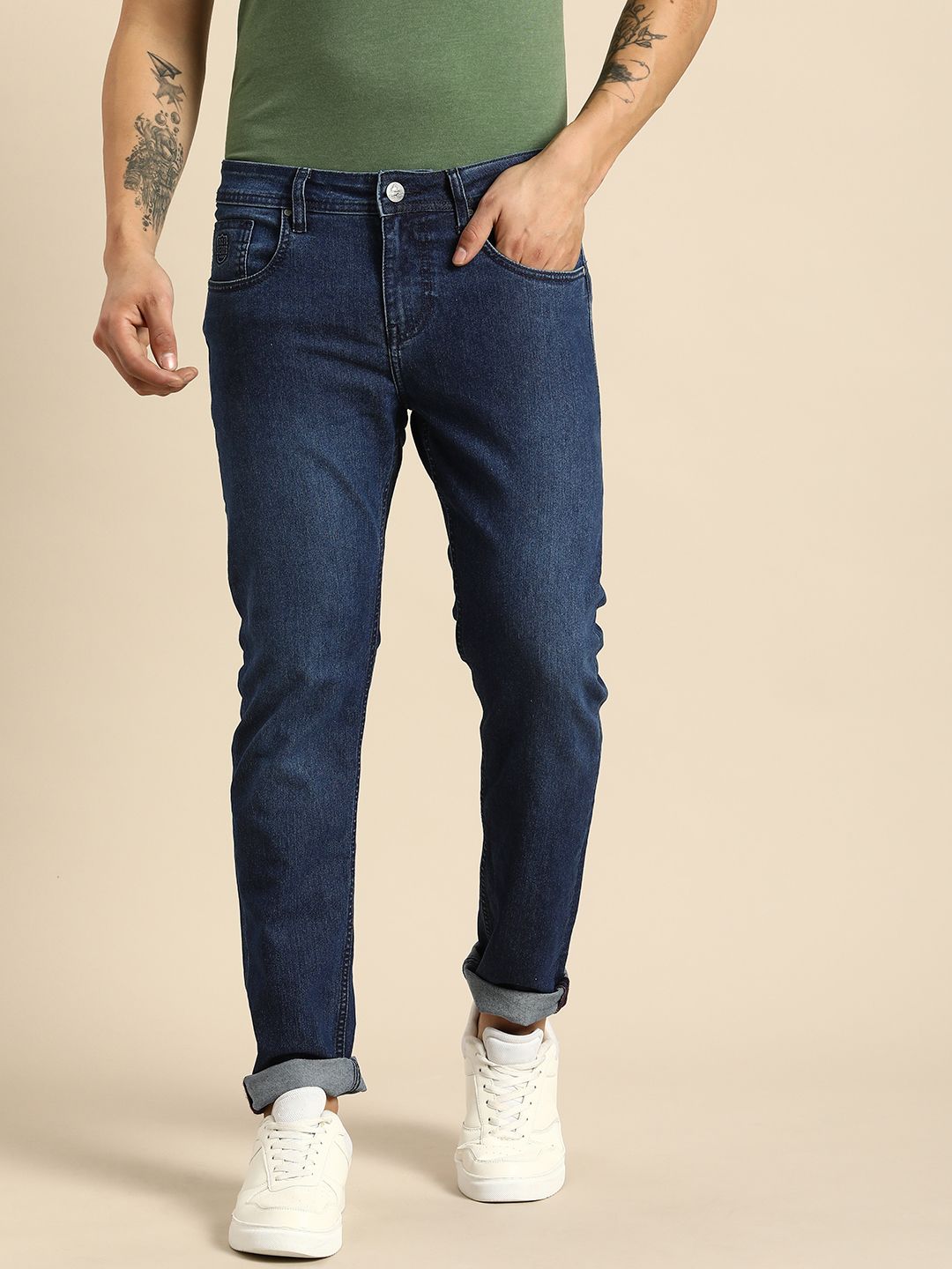 Menjadi Lelaki Manusia Slim Sesuai Cahaya Pudar Seluar Jeans