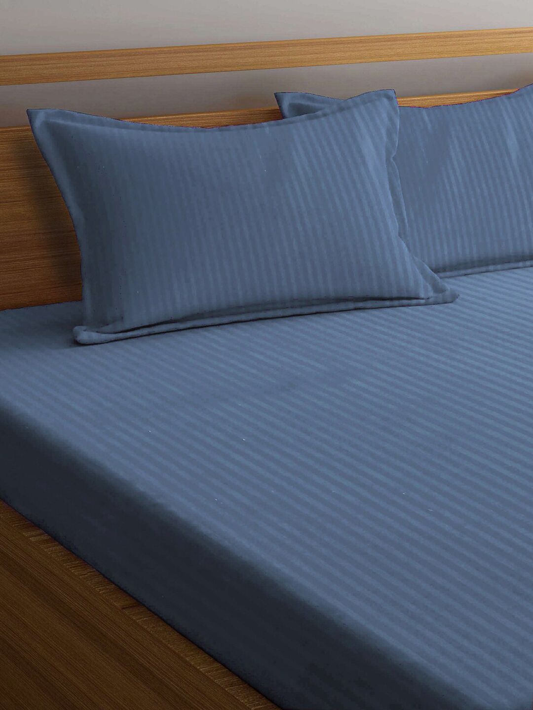KLOTTHE Biru Pejal Berjalur Flat 300 TC Cadar Katil King dengan 2 Sarung Bantal-250 x 225 cm