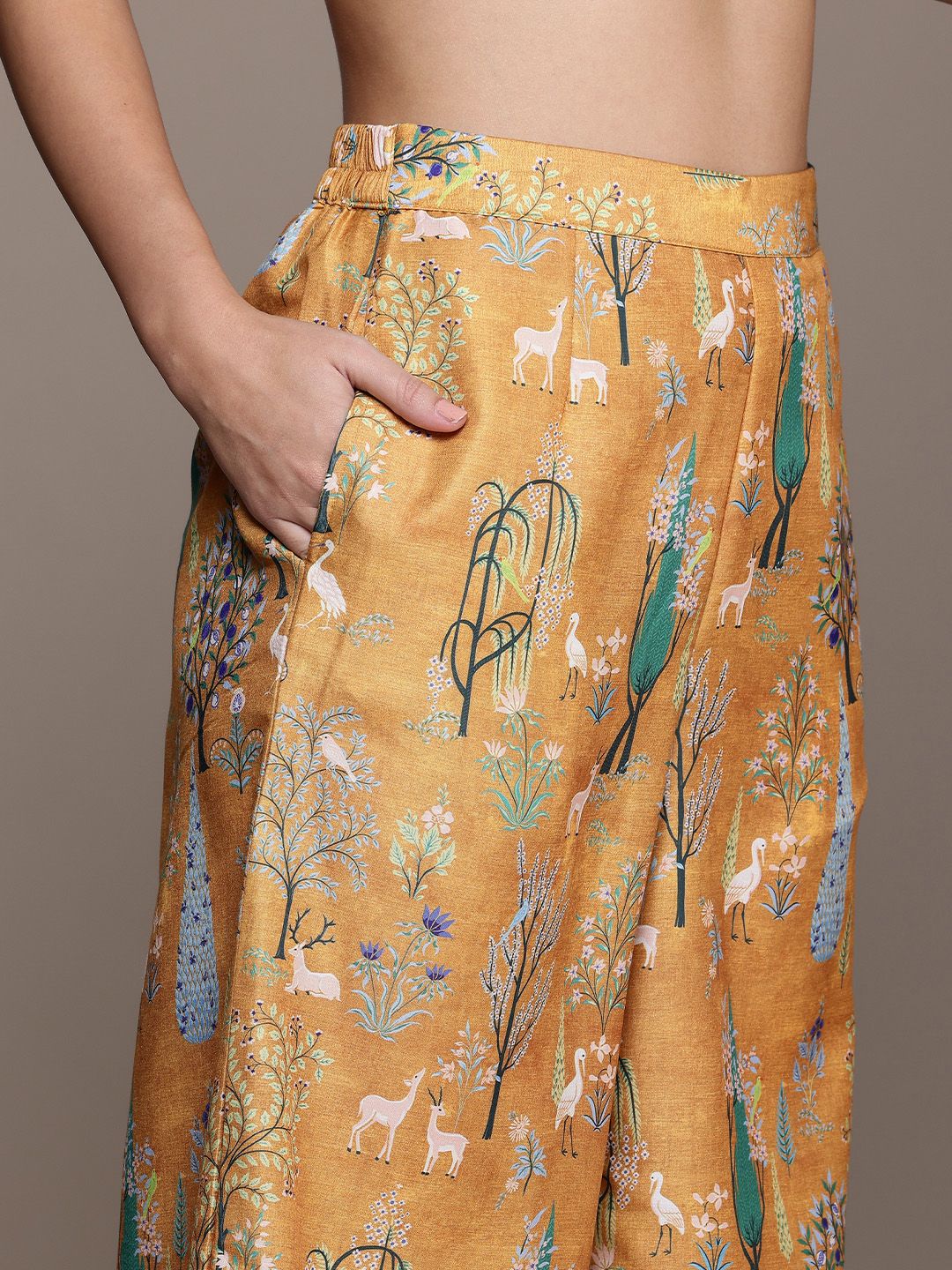 House of Pataudi Women Floral Embroidered Regular Jashn Kurti With Palazzos & Dupatta
